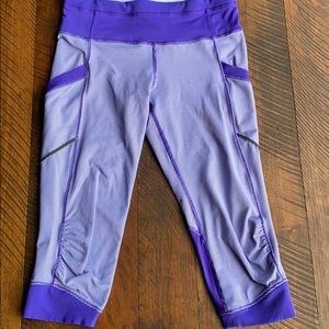 LULULEMON STRIPE ATHLETIC LEGGINGS CAPRIS